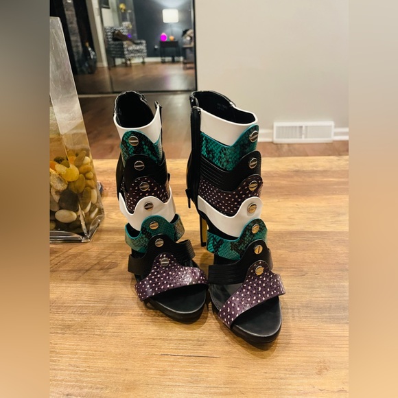 Exotic Leather & Snakeskin Sandal Heel by Izabella Rue w/ Stud Accents size 6.5 - Picture 4 of 9